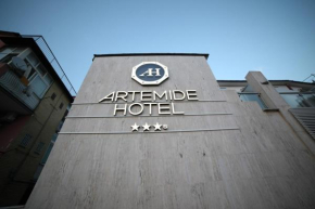 Отель Hotel Artemide  Аверса